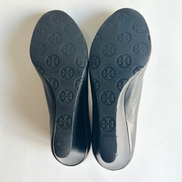 Tory Burch Black Pebble Genuine Leather Open Toe Heel Wedges size 7.5 - Picture 10 of 16